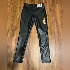 NWT Berkley Jensen Faux Leather Skinny Pants Leggings  Black